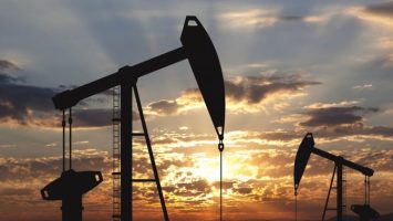 El petróleo de Texas se dispara un 5 % tras estancarse las conversaciones entre EEUU-Irán