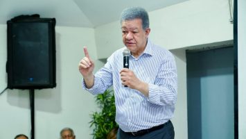 Leonel exige al Gobierno bajar la gasolina porque el petróleo volvió a US$70 el barril