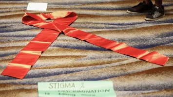 Sida retrocede, pero alertan riesgo por recortes globales
