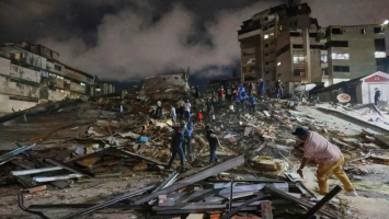 Venezuela comienza a recibir ayuda internacional mientras las muertes se acercan al millar