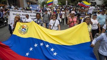 «¡Elecciones ya!», reclaman sindicatos en Venezuela ante Embajada de EE. UU. en Caracas