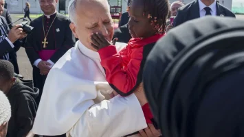 Papa pide integración de migrantes y respetar las leyes