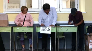 Los primeros votos de segunda vuelta de Perú proceden de Asi