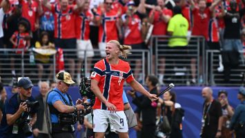 Haaland firma doblete y con 7 goles empata con Messi y Mbappé