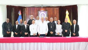 Abinader se reúne con obispos durante Asamblea Plenaria del Episcopado para abordar temas de interés nacional