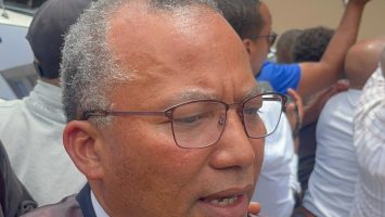 Familia de joven asesinado por agente policial demandó civilmente a la PN; aplazan coerción