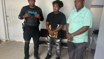 Se entrega hombre buscado por presunto atraco a mano armada en Pedro Brand