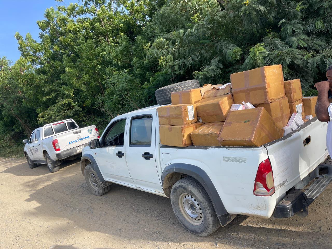 Autoridades investigan hallazgo de medicamentos abandonados en un canal de riego en Dajabón (2)