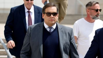 George Santos: Del Fraude Político al Desafío Extremo en Reality Show