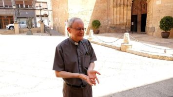 El cura español expulsado del clero por León XIV ve «injusta» la resolución del papa
