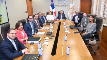 Valdez Albizu recibe misión técnica del BID para potenciar financiamiento a Mipymes a través del Bandex