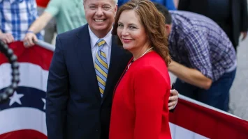 Trump propone a la hermana de Lindsey Graham como senadora interina