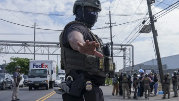 En Texas agentes de ICE abaten mexicano tras desacatar orden de detener vehículo