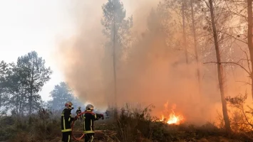 Megaincendio sigue fuera de control cerca de Burdeos