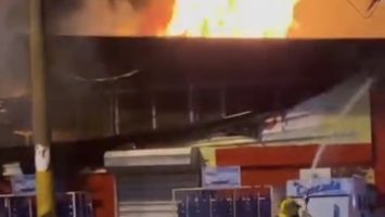 Incendio afecta plaza comercial en Imbert, Puerto Plata