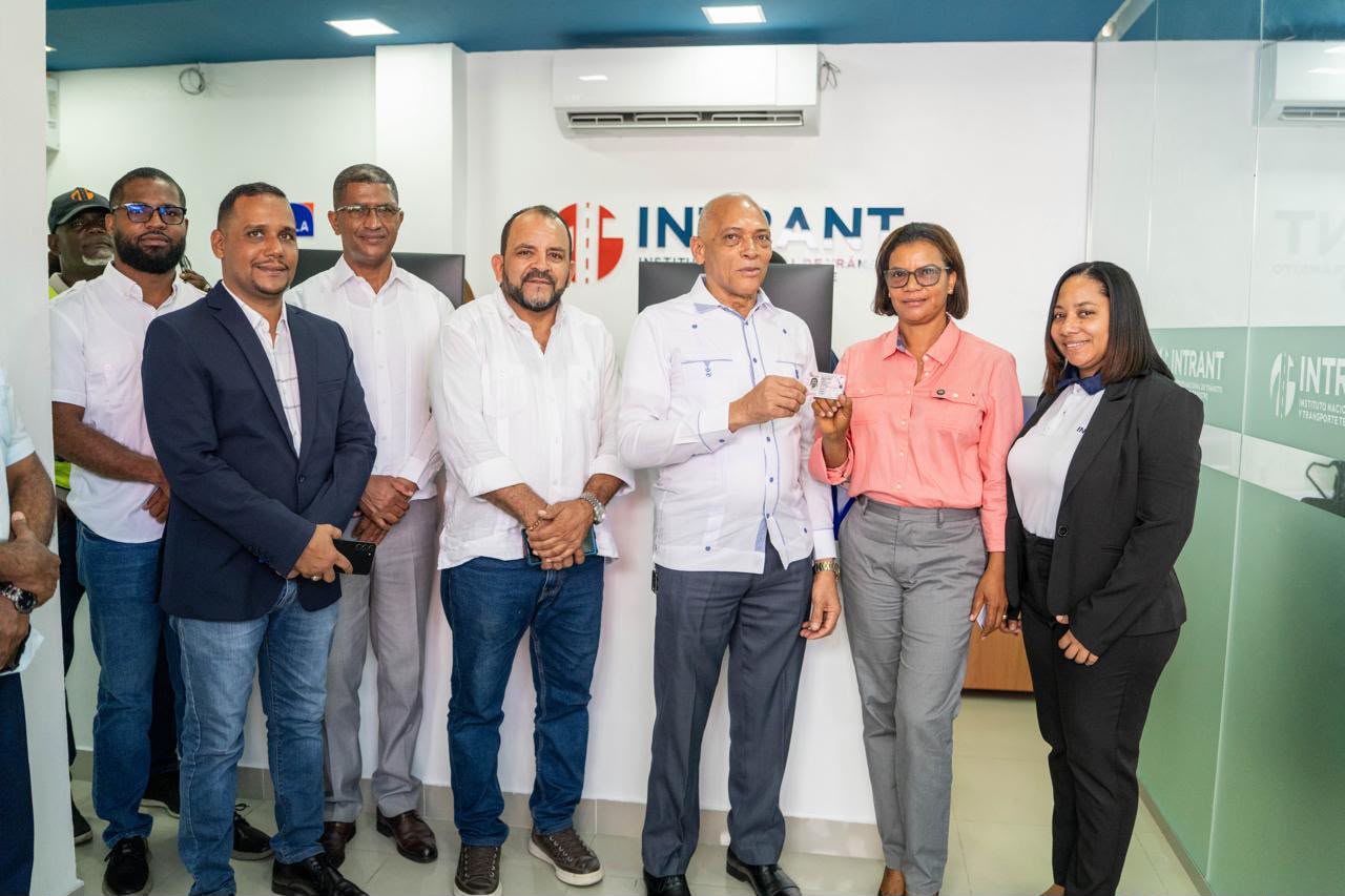 Intrant inaugura en Monte Plata primera Oficina de Licencias de Conducir para beneficiar a más de 52 mil ciudadanos (2)