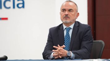 Ministro de Justicia de Colombia renuncia tras criticar la política de paz de Petro