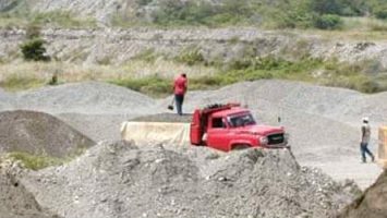 Medio Ambiente suspende extracción de agregados y ordena revisión de permisos en Monseñor Nouel y La Vega