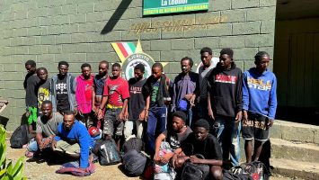 Patrulla del Ejército intercepta a 54 migrantes indocumentados en Montecristi y Santiago Rodríguez