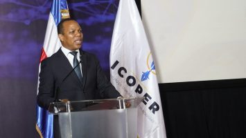 Milton Morrison aborda libertad de expresión y Código Penal durante graduación del Icoper