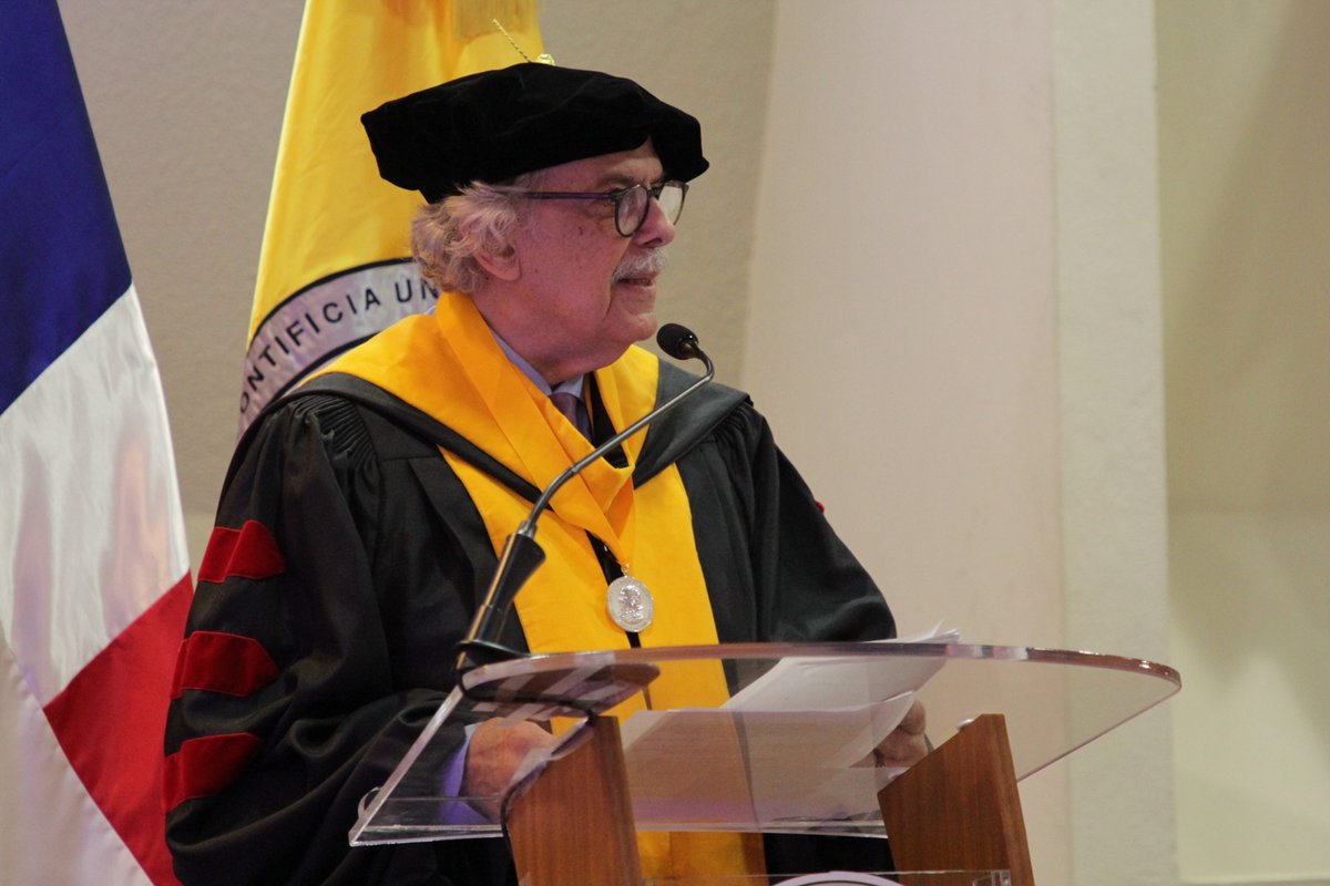 PUCMM otorga Doctorado Honoris Causa en Ciencias Jurídicas al jurista venezolano Allan Brewer-Carías (3)