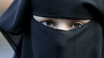 Portugal aprueba prohibición del burka en espacios públicos