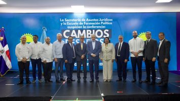 Partido Dominicanos por el Cambio aborda desafíos del nuevo Código Penal durante conferencia