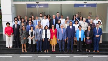 Presentan a organismos internacionales avances de consulta para transformar la educación de RD