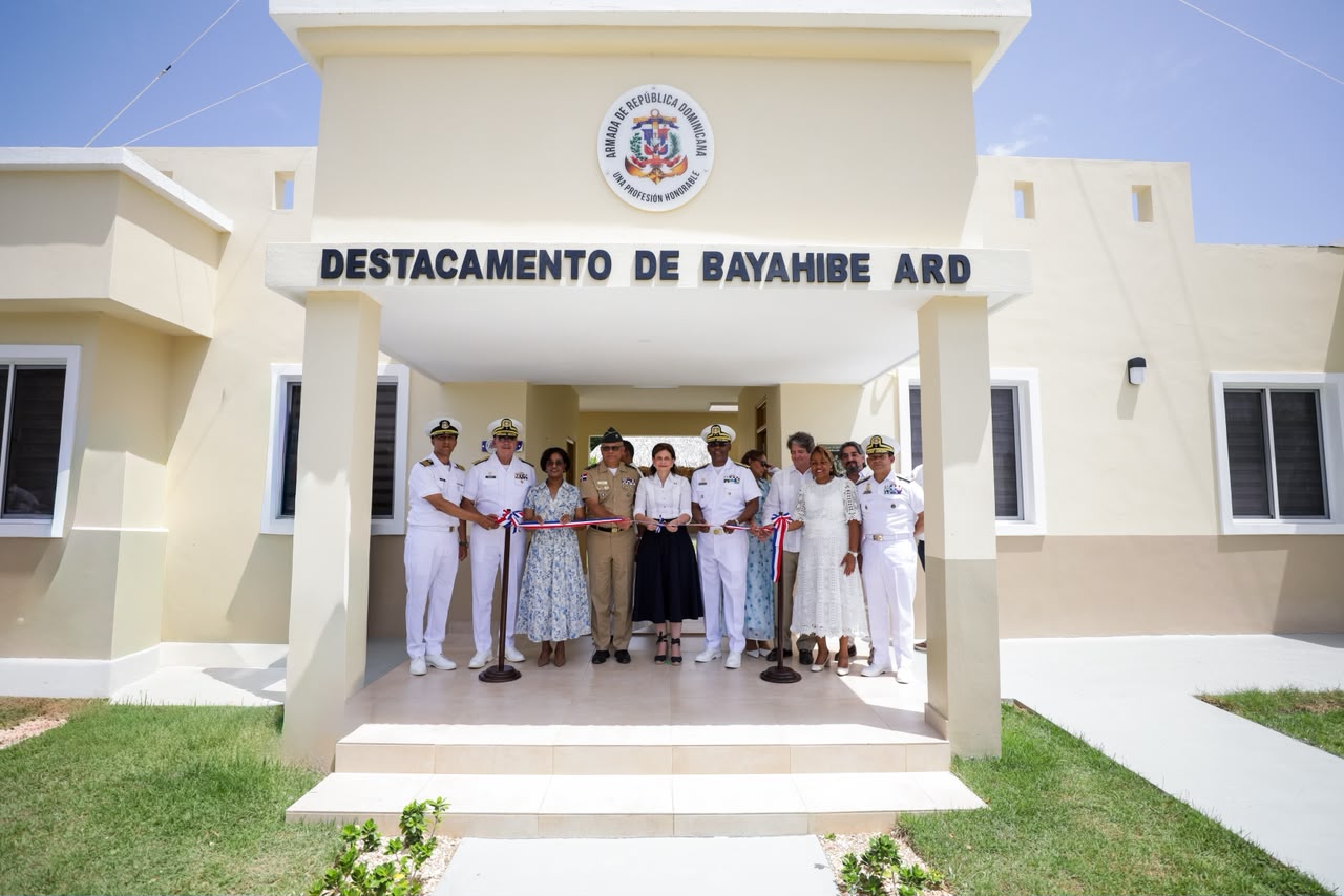 Raquel Peña entrega nuevas obras e inicia proyecto de agua potable en La Romana (5)