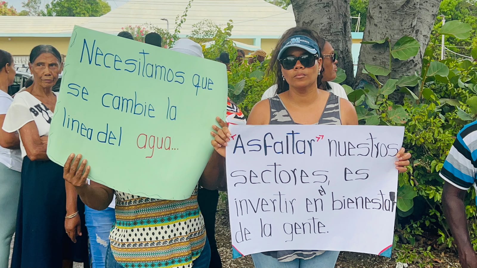 Residentes de Vallejuelo marchan en demanda de obras y servicios (2)