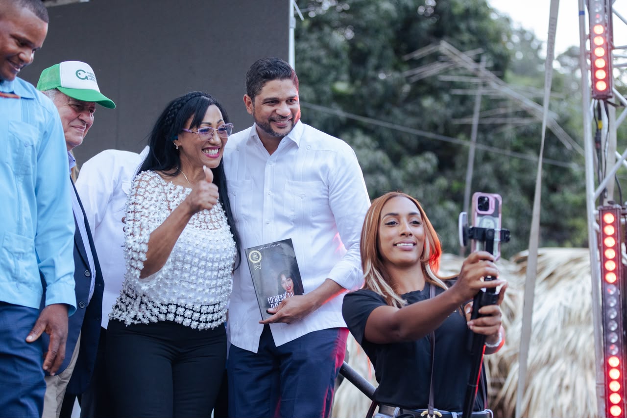 Senador Gustavo Lara destaca potencial ecoturístico de Los Cacaos en su centenario (4)