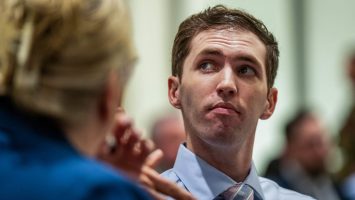Defensa de Tyler Robinson intenta sembrar dudas sobre pruebas en asesinato de Charlie Kirk