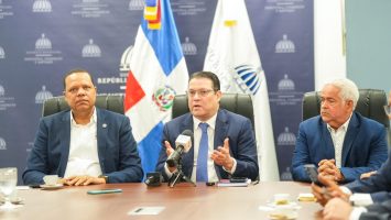 MICM y Pro Consumidor inician diálogo con Adanegas para tratar comisiones por pagos con tarjetas