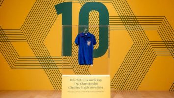 Camiseta usada por Pelé en final del Mundial de 1958 se subasta por 4,9 millones de dólares