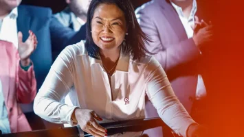 Keiko Fujimori recibe credenciales como presidenta electa de Perú