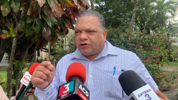 Mario Díaz respalda intervención del INTRANT contra aumento ilegal de pasajes en Santiago