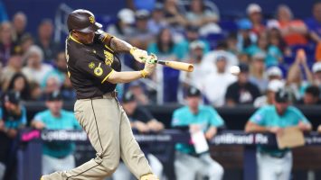 Manny Machado pega jonrón y Padres completan la barrida sobre Marlins