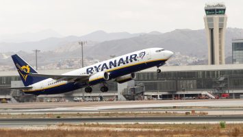 Pasajero es succionado por ventana que se rompió en un vuelo de Ryanair