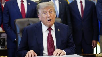 Trump considera que «la inmigración ilegal está matando» a Europa