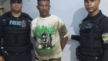 PN apresa en flagrante delito a hombre tras persecución y recupera vehículo habría sido sustraído