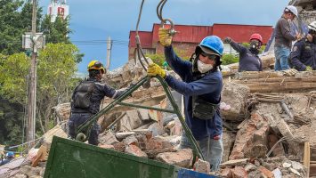 Cali avanza en la recuperación de cuerpos una semana después del devastador terremoto
