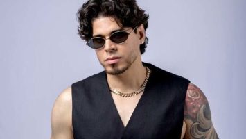 Kamilolf indetenible con tema “No lo beses”