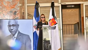 Carolina Mejía despide en la Alcaldía del DN a Licho Matos destacando su legado