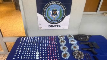 Incautan armas, drogas, máquinas tragamonedas y detienen a varias personas en operativos del Dintel