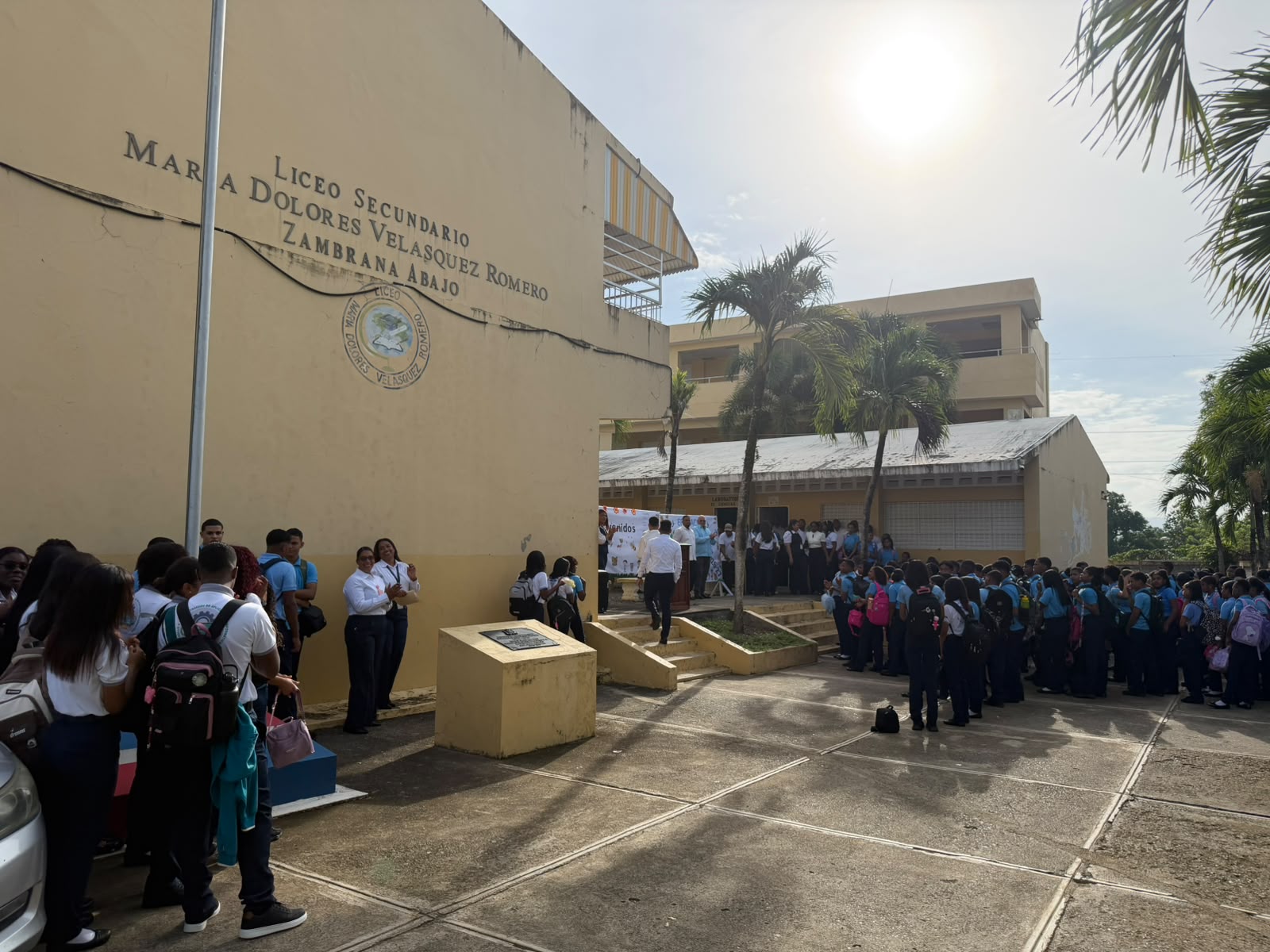 Estudiantes del Liceo María Dolores Velásquez Romero (Foto Luis M Ozuna) (2)