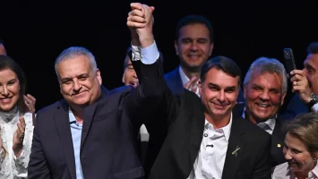 Flávio Bolsonaro elige exfiscal como vicepresidente