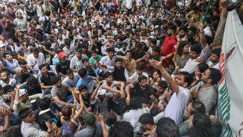 Las ‘Cucarachas’ seguirán como grupo de presión en India tras forzar salida de un ministro
