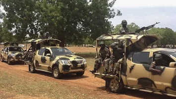 Mueren 29 personas en choques entre policías y criminales en Nigeria
