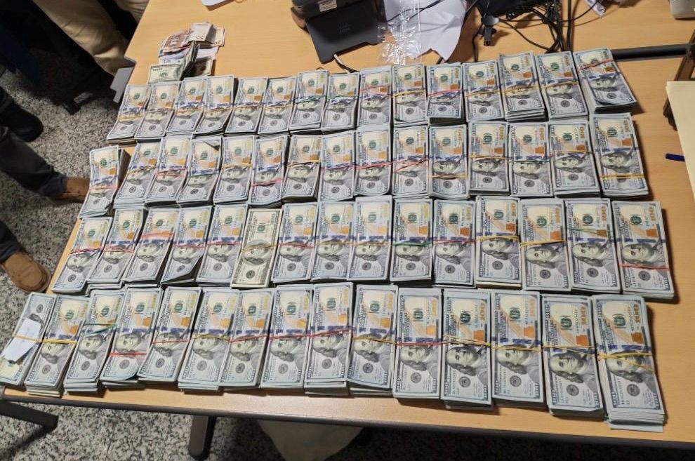 Aduanas confisca a colombiano 600,700.00 dólares no declarados en el AILA