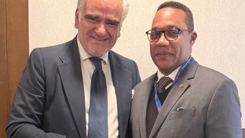 Coronel de la PN participa en jornada internacional de políticas y liderazgo en Madrid